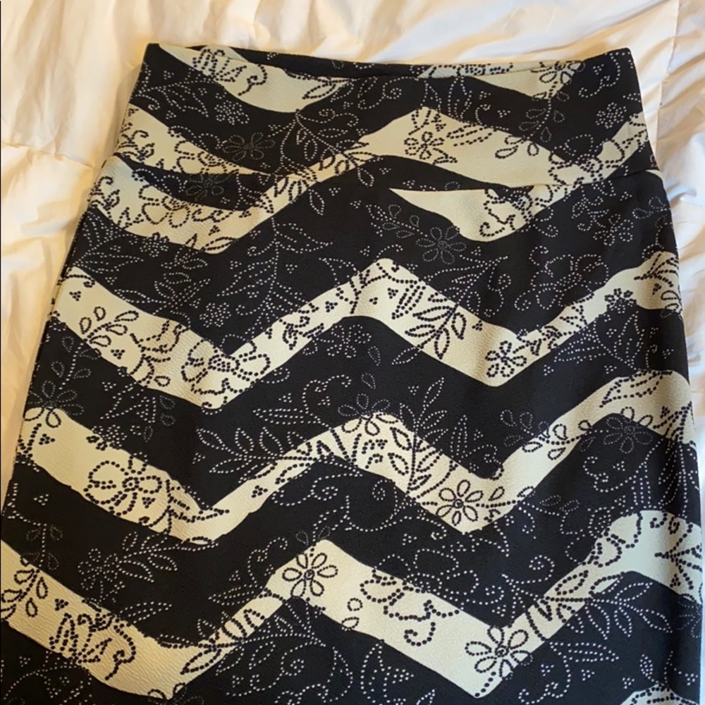 LuLaRoe Cassie skirt